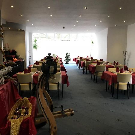 Hotel Bitterfelder Hof Экстерьер фото