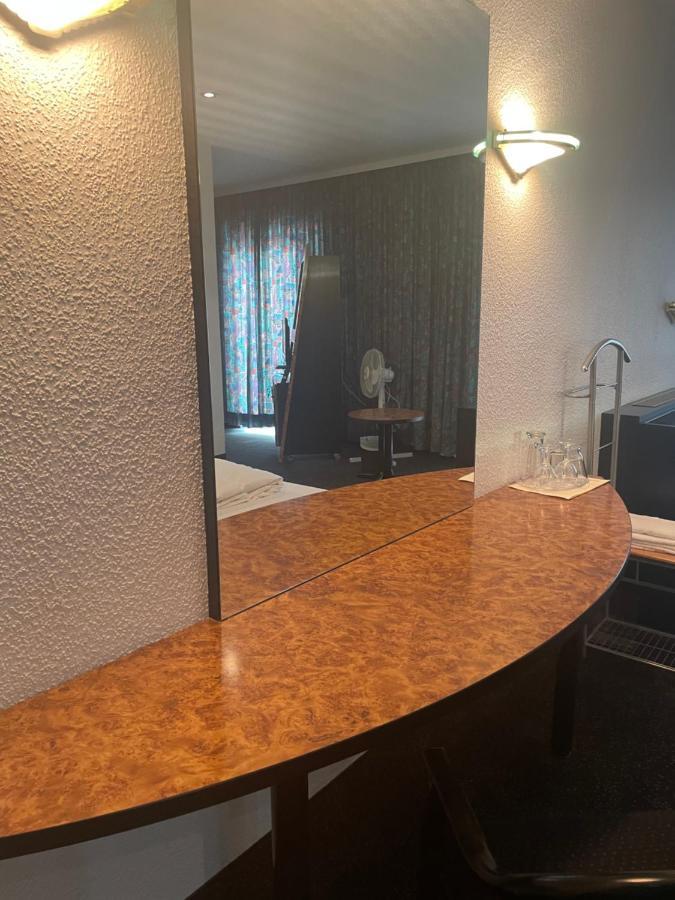 Hotel Bitterfelder Hof Экстерьер фото