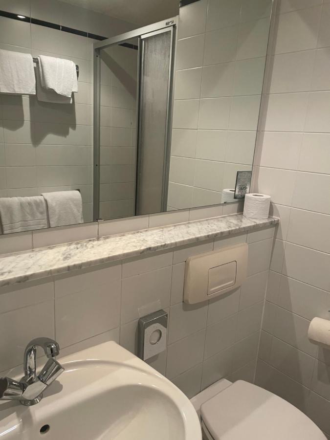 Hotel Bitterfelder Hof Экстерьер фото
